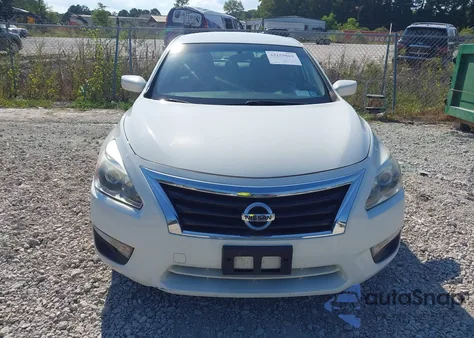 2015 Nissan Altima 2.5 S z USA, uszkodzony, nr VIN 1N4AL3AP6FN911458